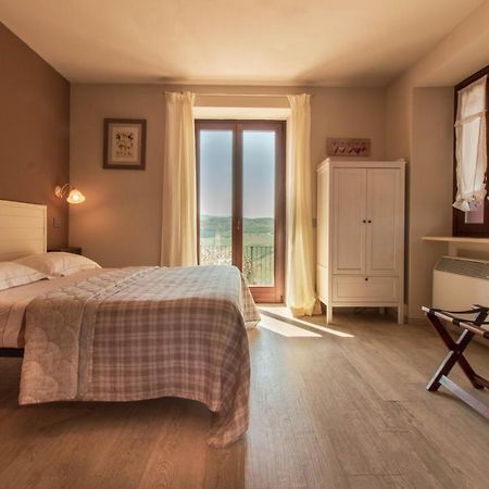 Poggio Dei Farinetti Bed and Breakfast Diano dʼAlba Eksteriør billede