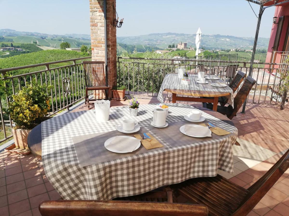 Poggio Dei Farinetti Bed and Breakfast Diano dʼAlba Eksteriør billede